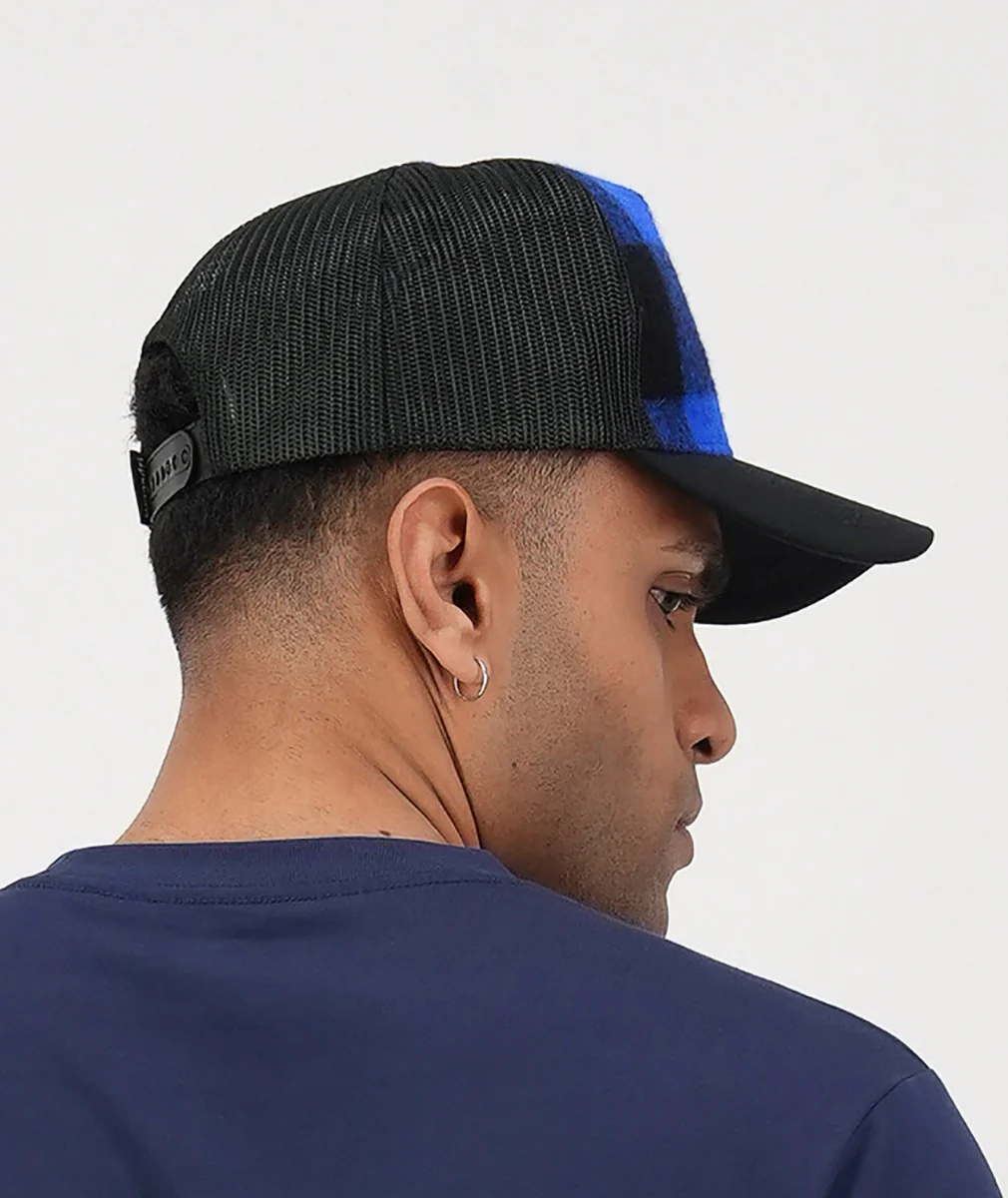 Swanni Trucker Cap - Image 6